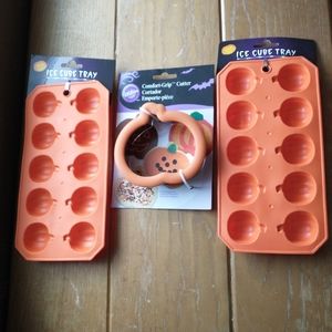 Wilton Pumpkin Comfort Grip Cookie Cutter & Pumpkin Ice Cube Trays